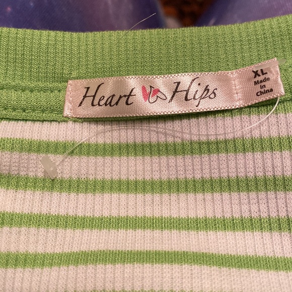 Heart Hips Short Sleeve Crop Top - Picture 3 of 6